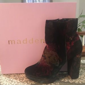 Madden Girl Velvet Flower Platform Boots! Size 10